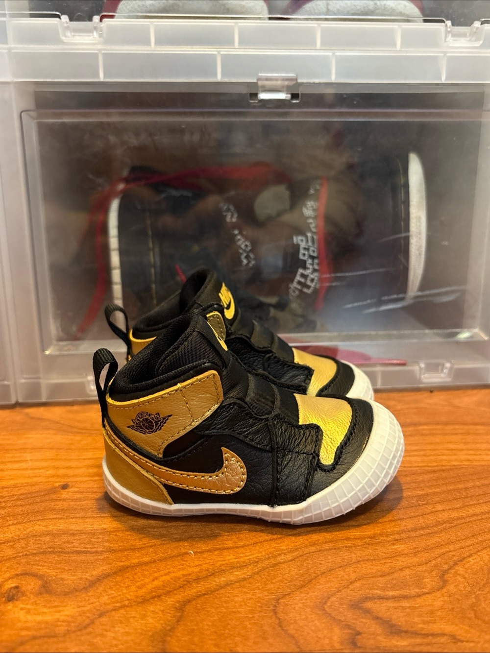 Air Jordan 1 Retro OG Crib Bootie Black Gold AT3745-071 Baby Shoes Sz 3C NWOB - Picture 3 of 7